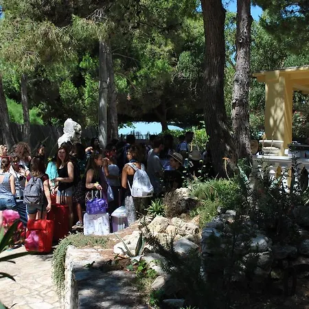 Village Baia Falcone Вьесте